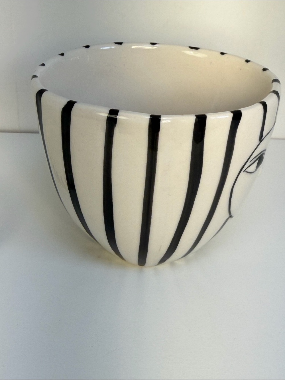 Kinska/Anthropologie White Ceramic Face Planter with Black Stripes and Red Lips - Picture 3 of 8